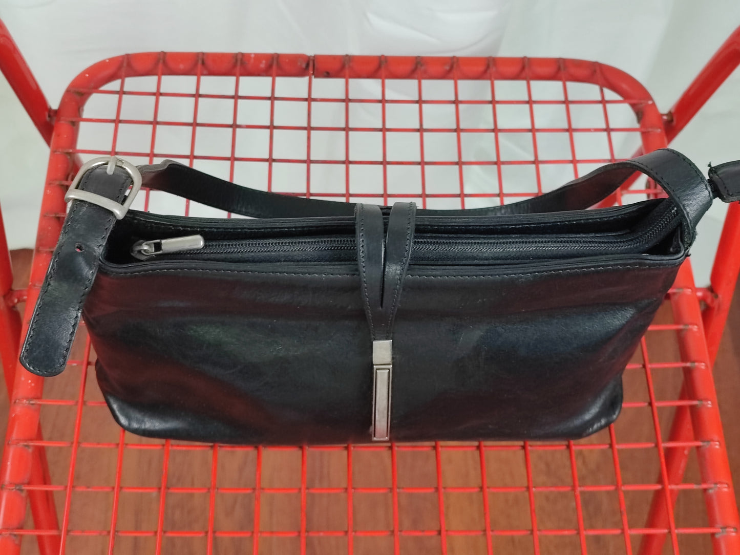 Leather shoulder bag