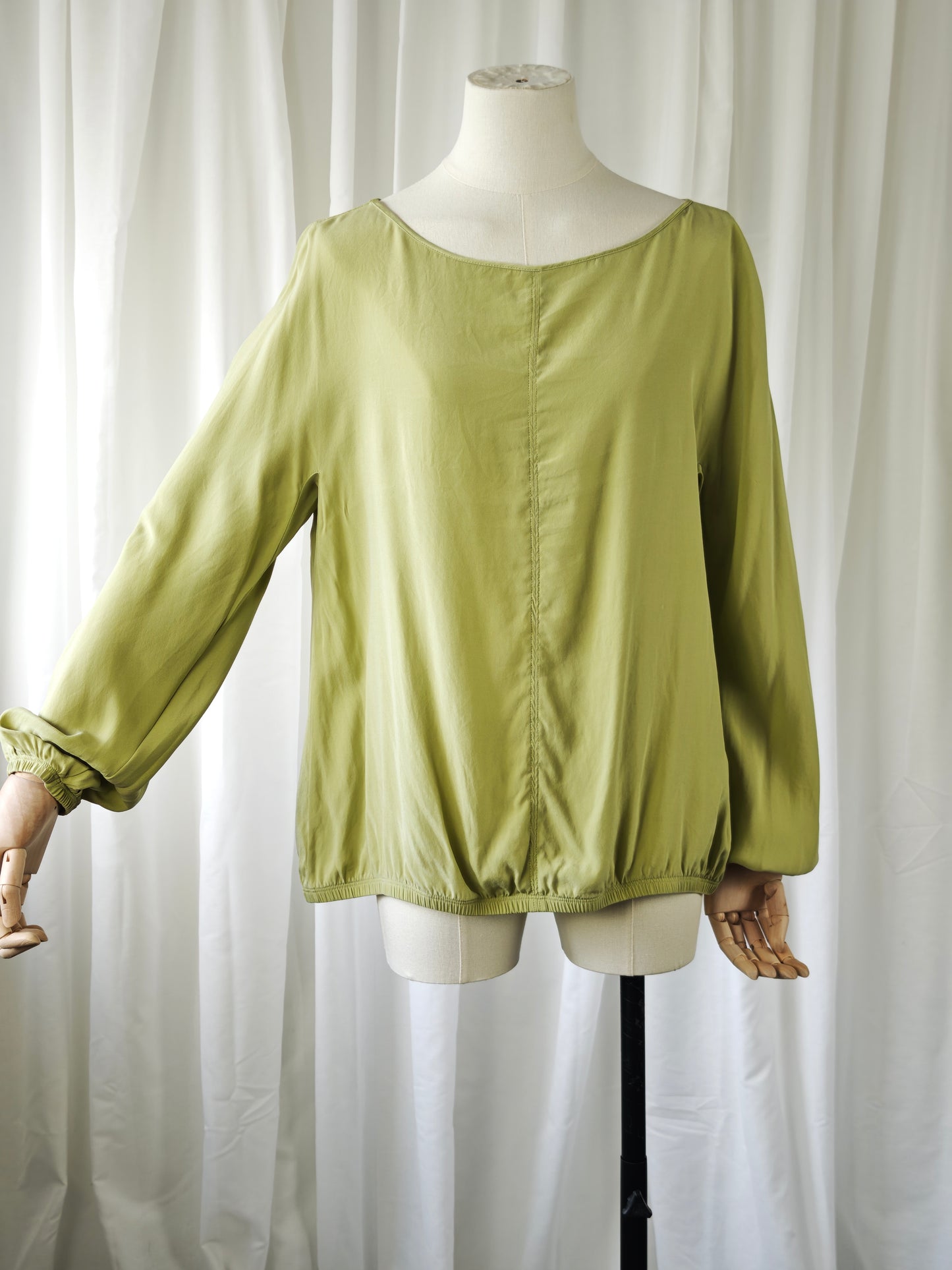 Silk pistachio top - L/XL