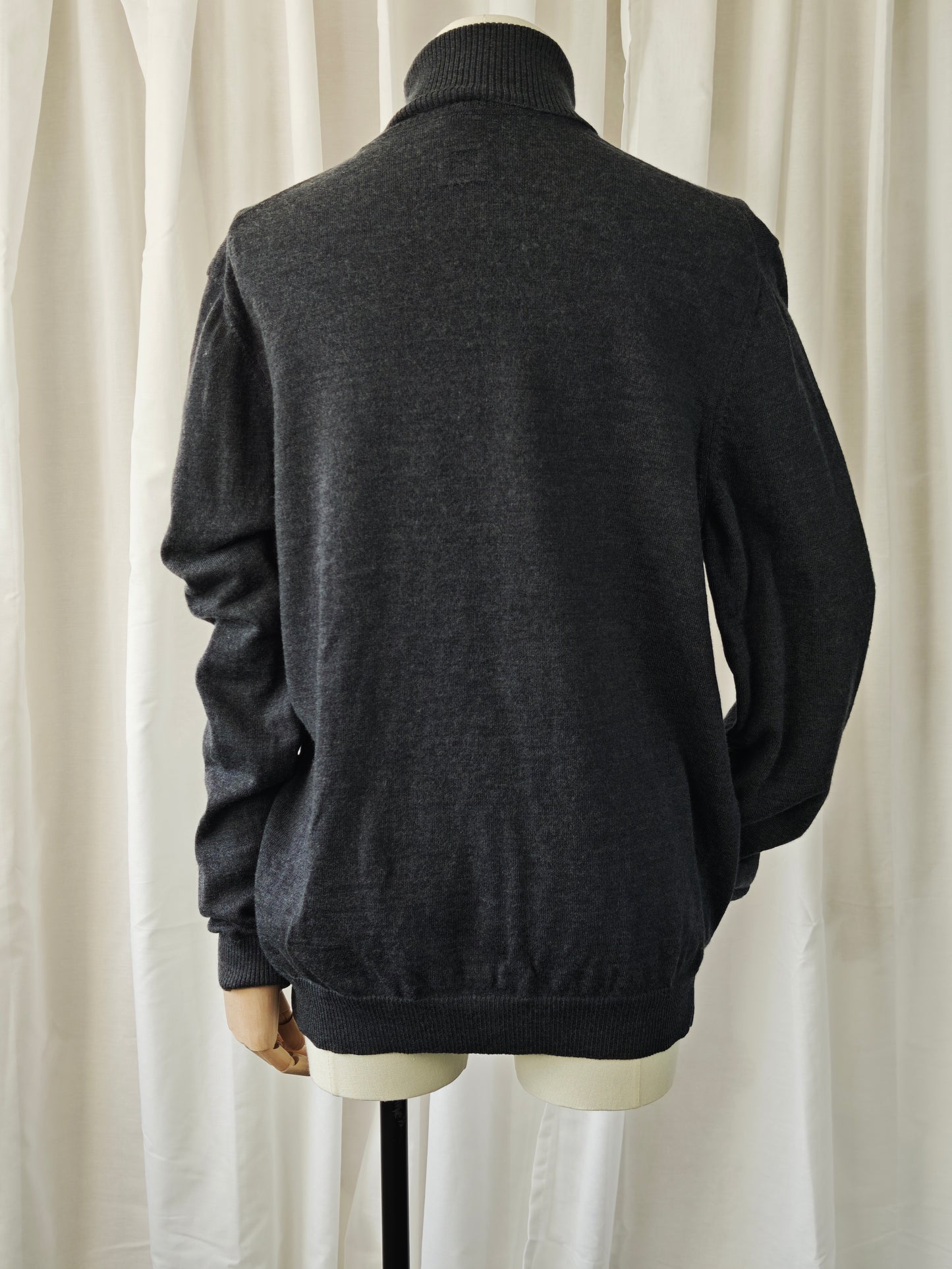 Hugo Boss sweater - M/L