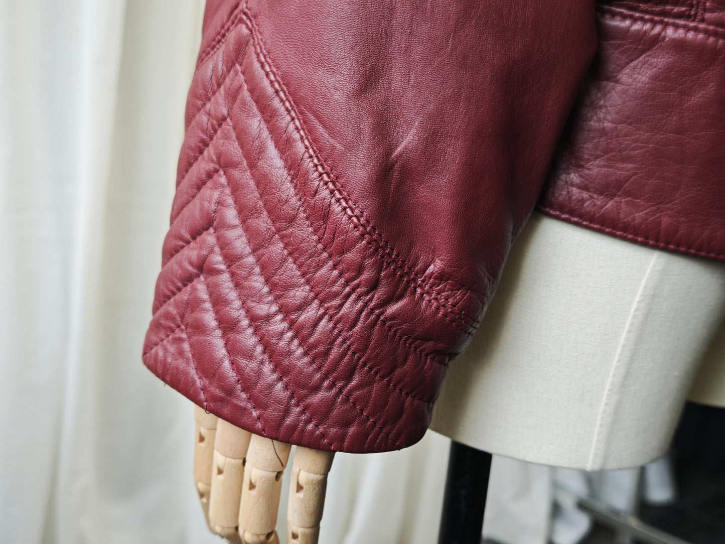 Leather burgundy bomber - S/M
