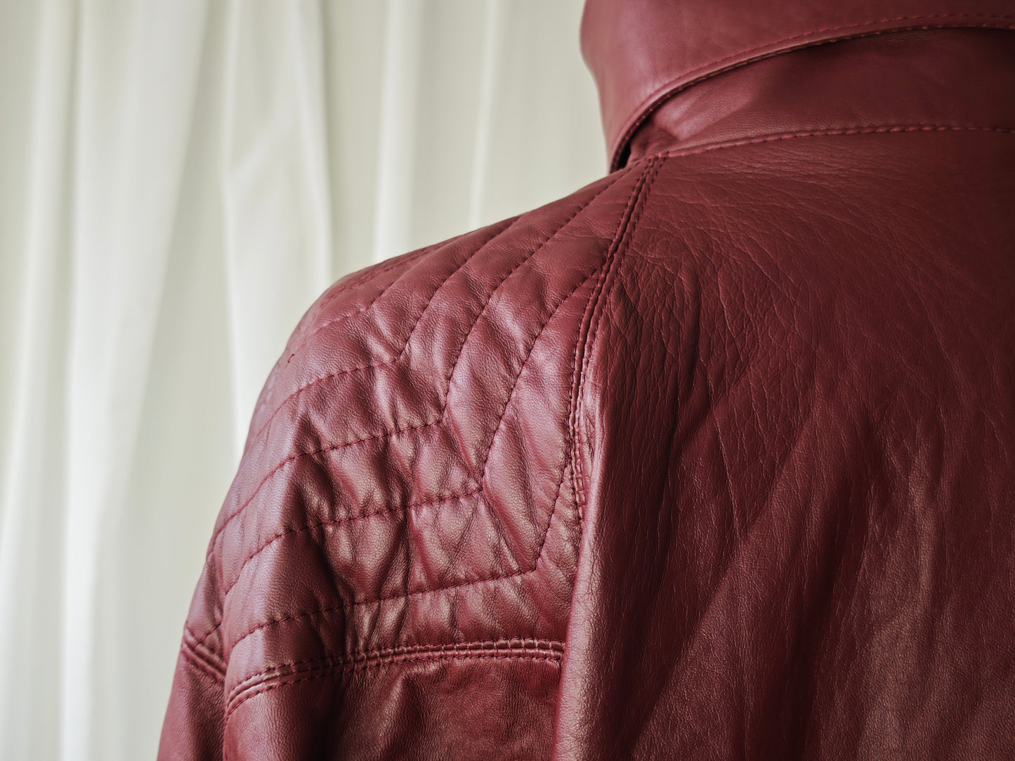 Leather burgundy bomber - S/M