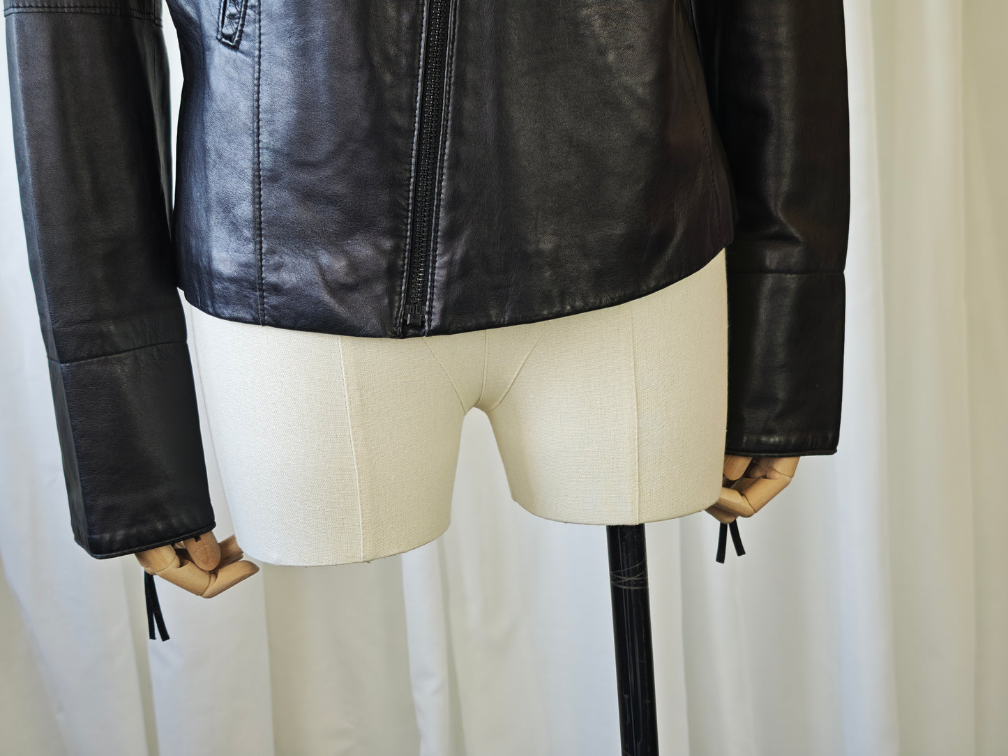 Lamb leather funnel neck jacket