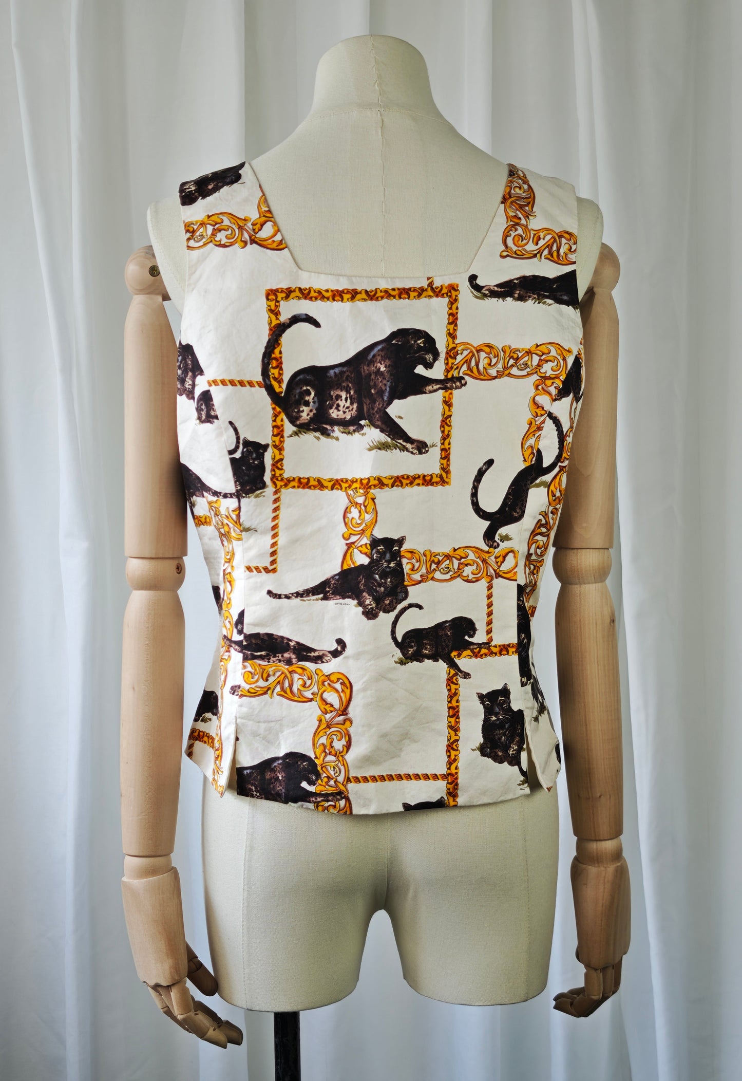 Silk vest with black panthers