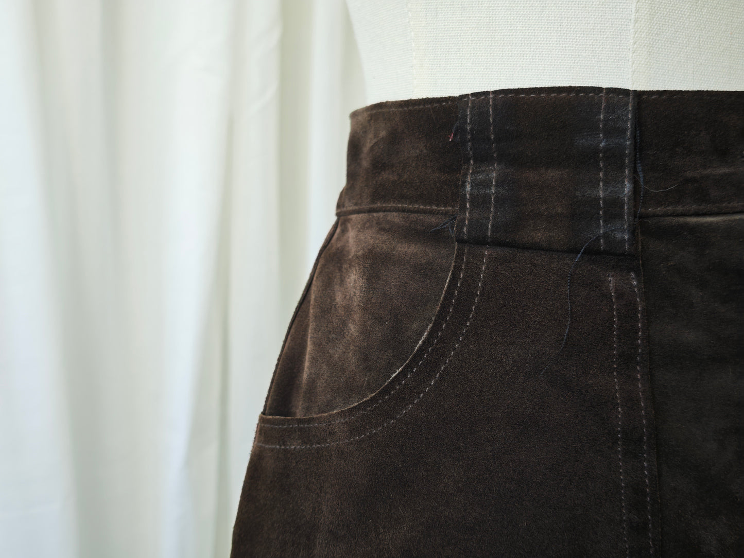 Chocolate suède skirt -XL