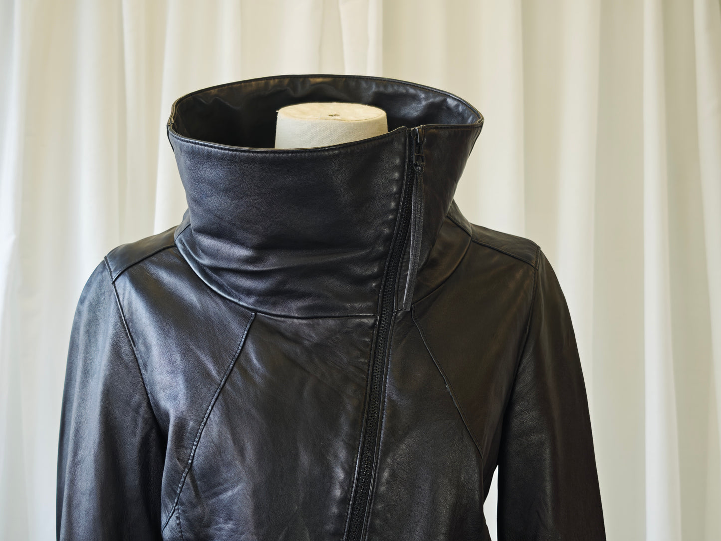 Lamb leather funnel neck jacket