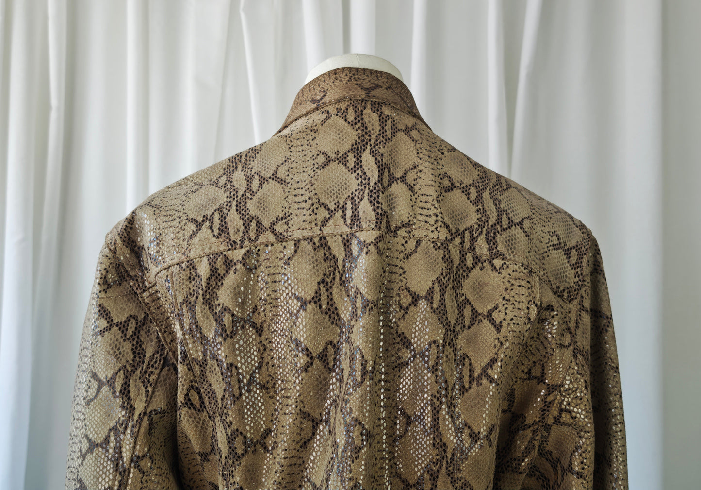 Leathe snake print jacket