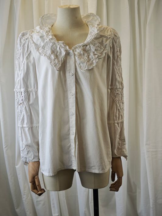 Lace blouse - M