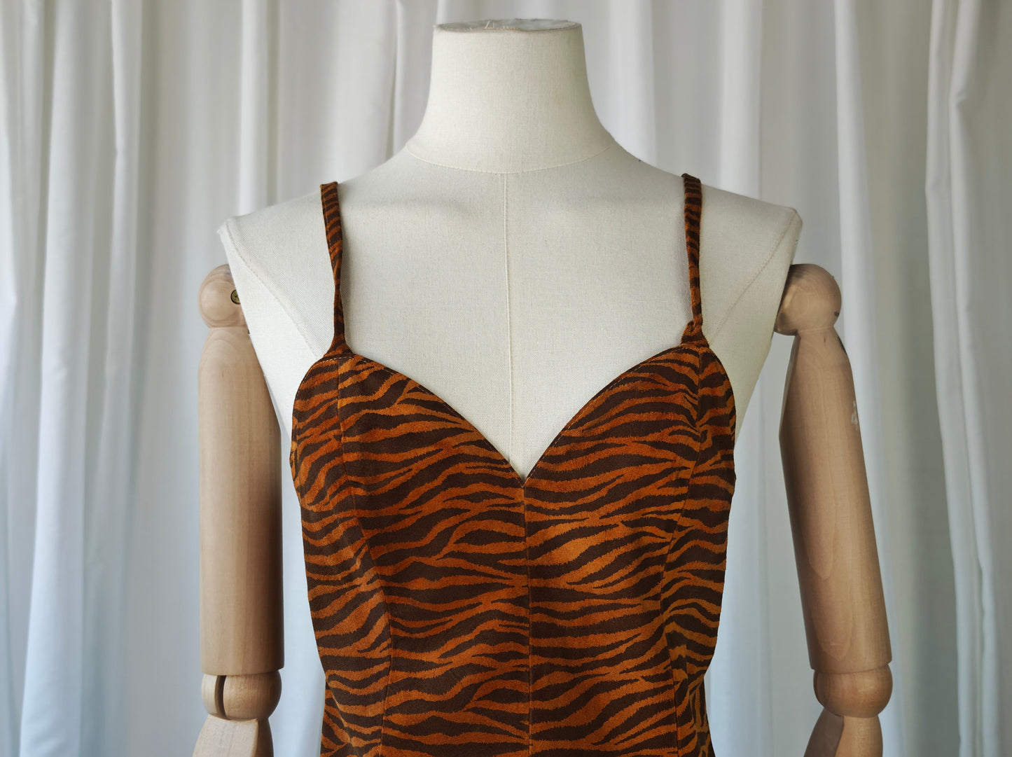 Suède tiger print dress