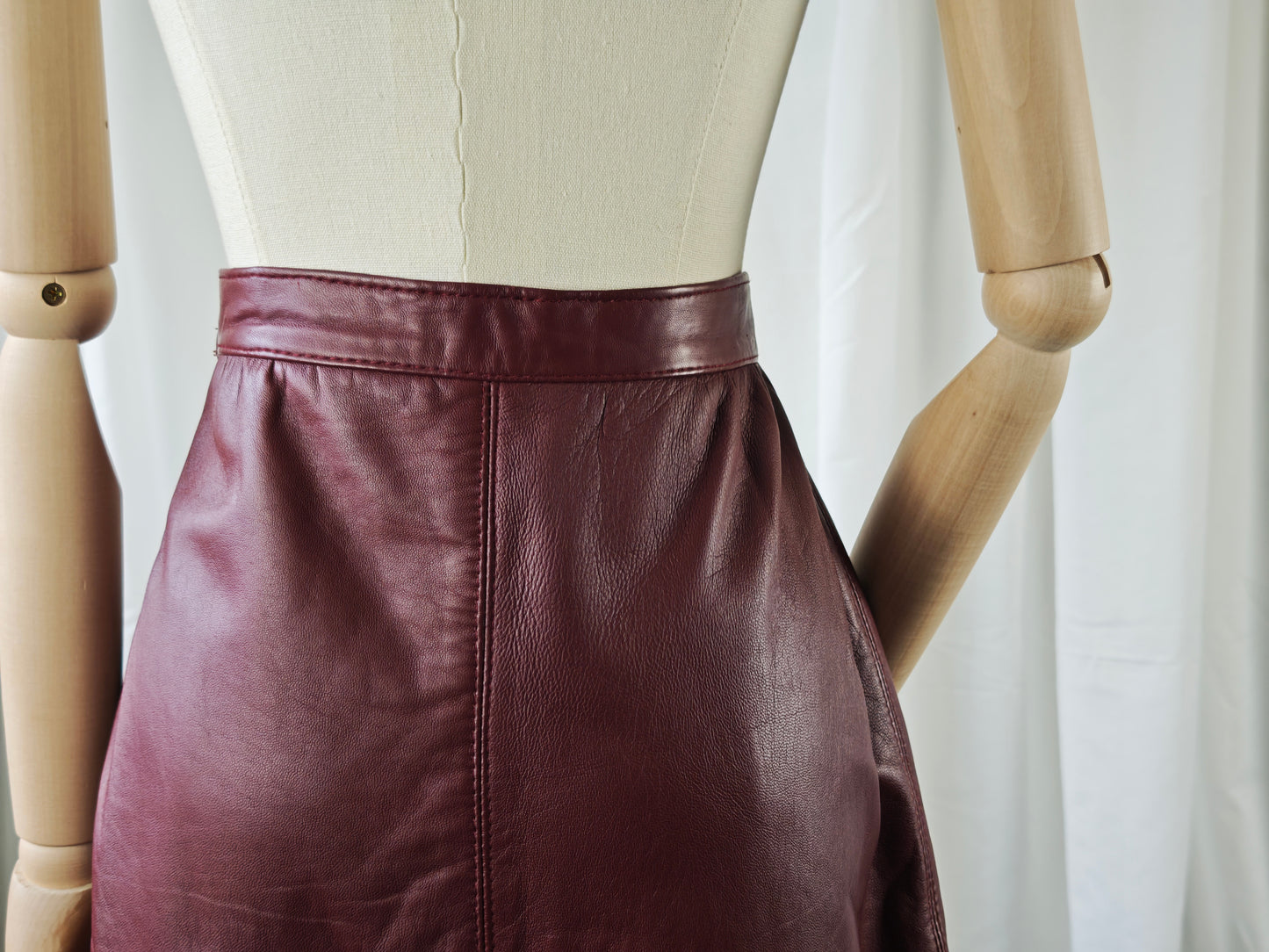 Burgundy leather skirt - M