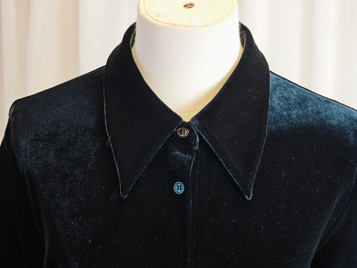 Classic velvet blouse - L