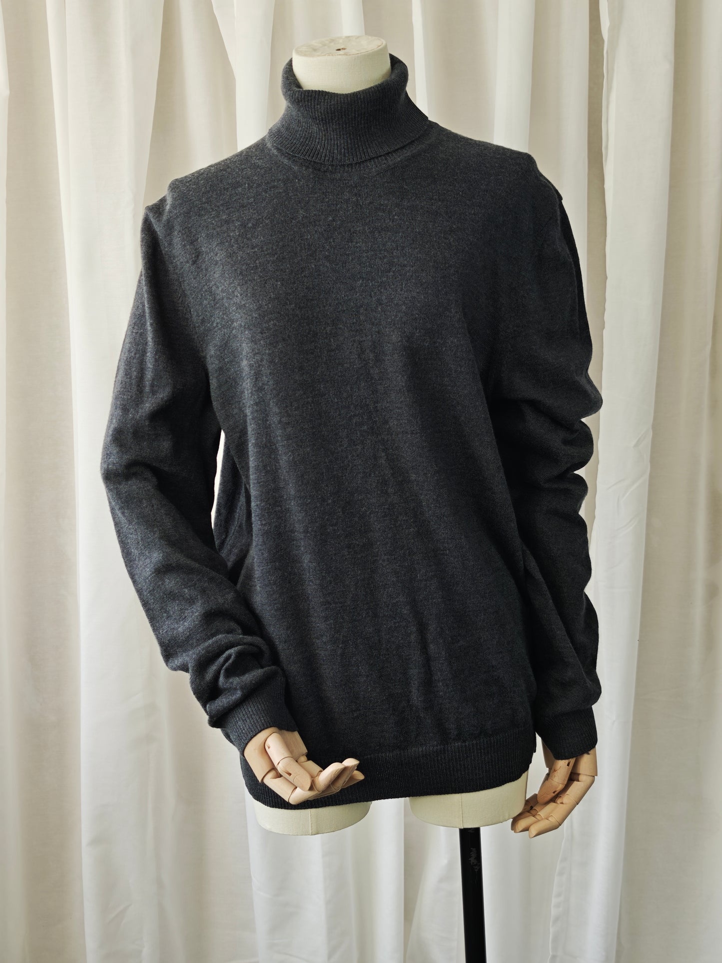 Hugo Boss sweater - M/L