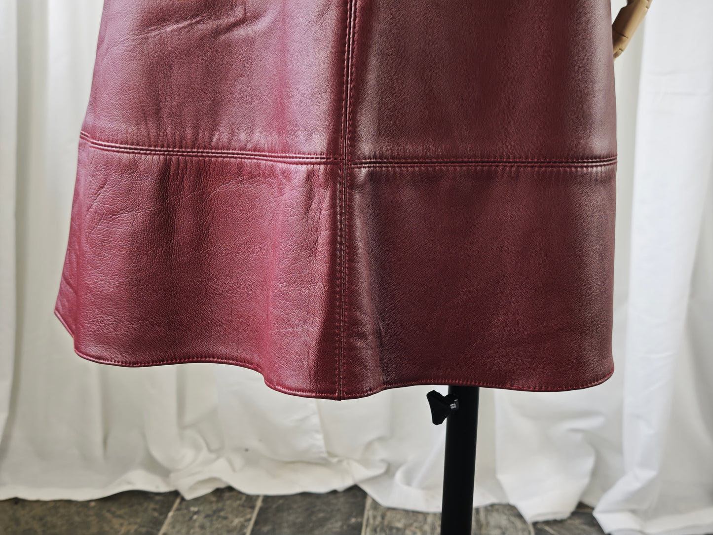 Burgundy leather skirt - M