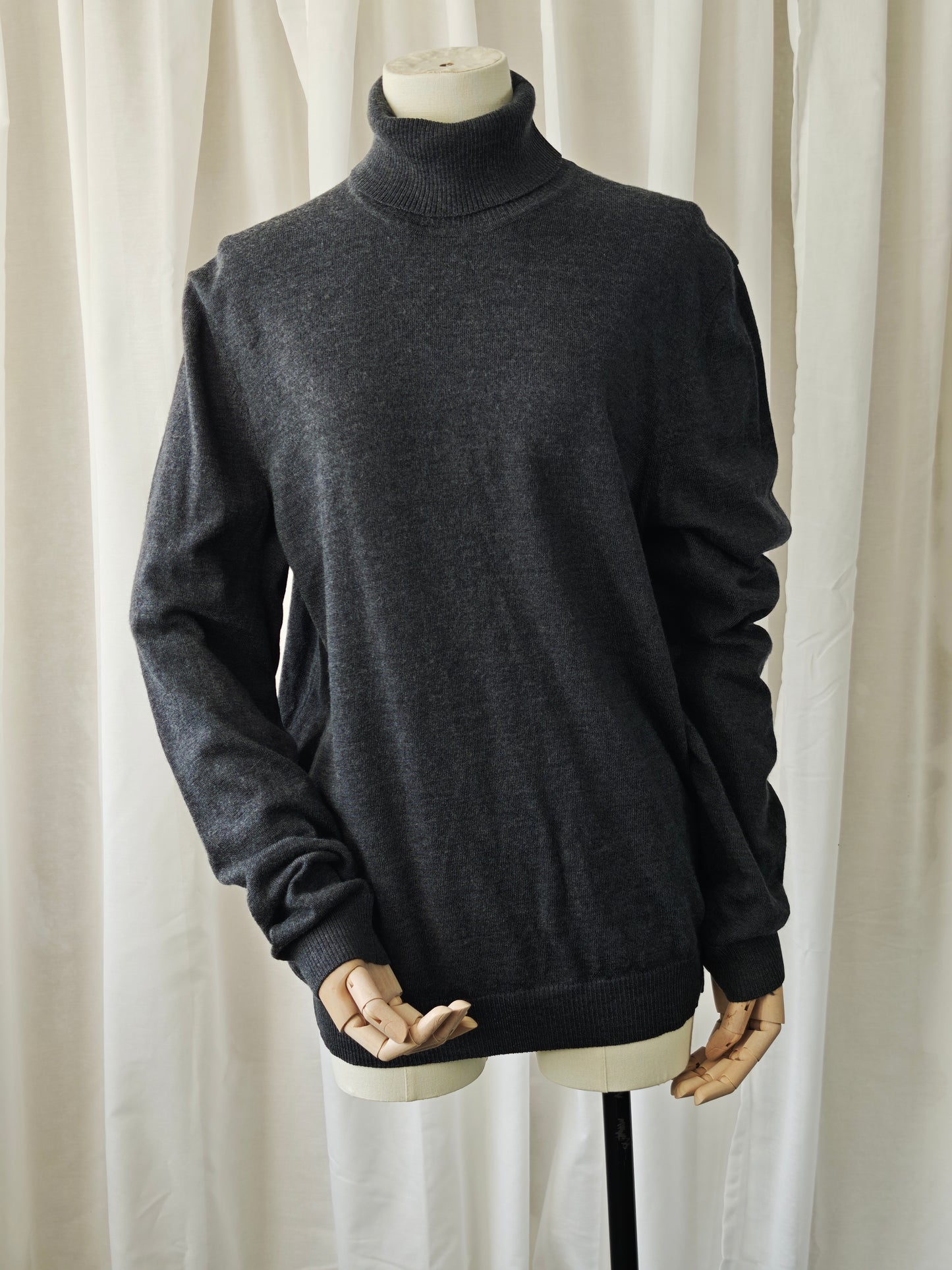 Hugo Boss sweater - M/L