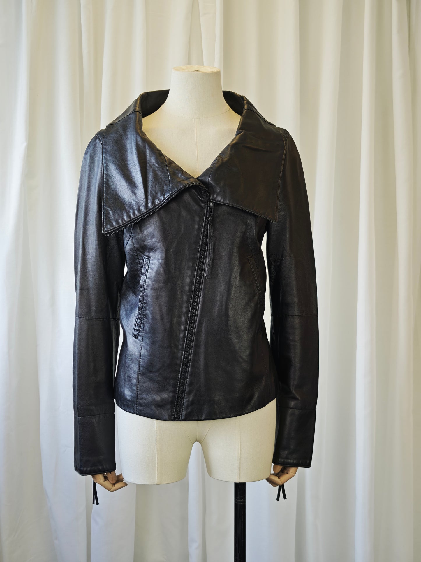 Lamb leather funnel neck jacket