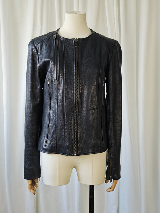 Fitted leather jacket