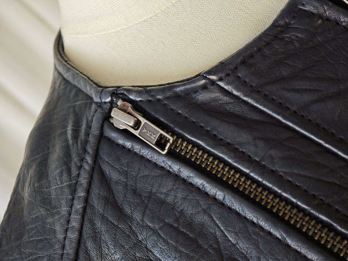 Fitted leather jacket
