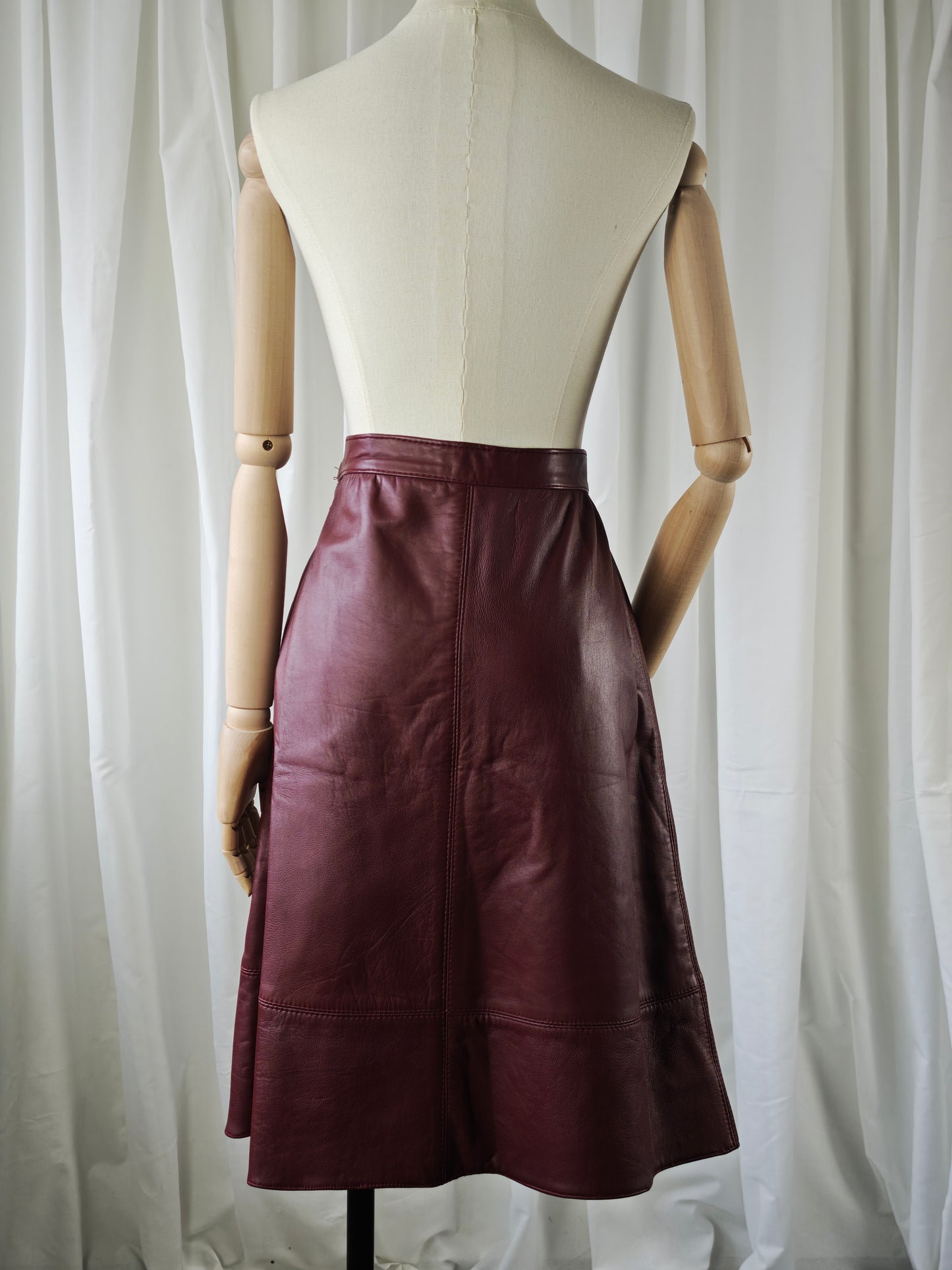 Burgundy leather skirt - M