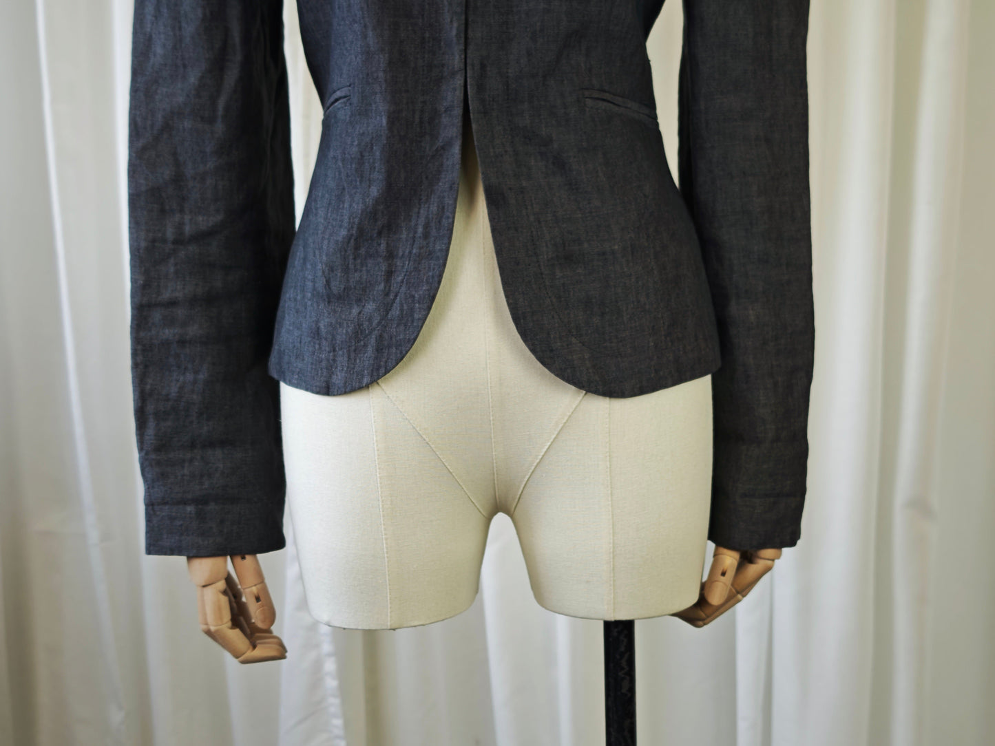 Linen fitted blazer