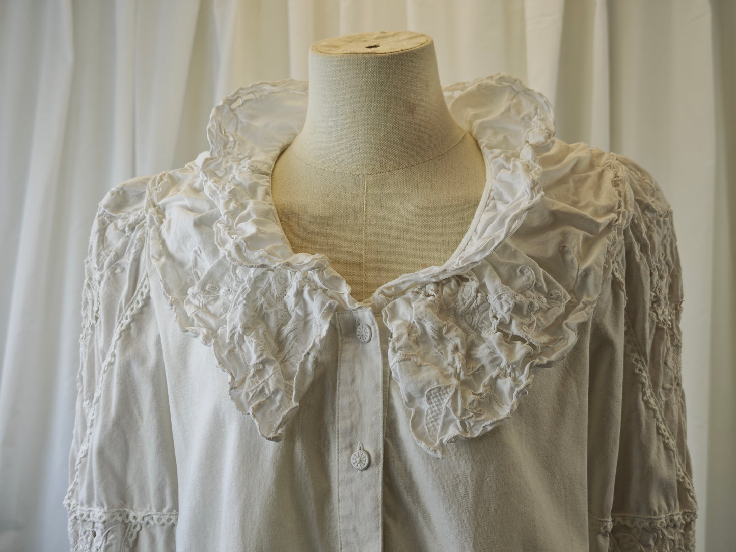 Lace blouse - M