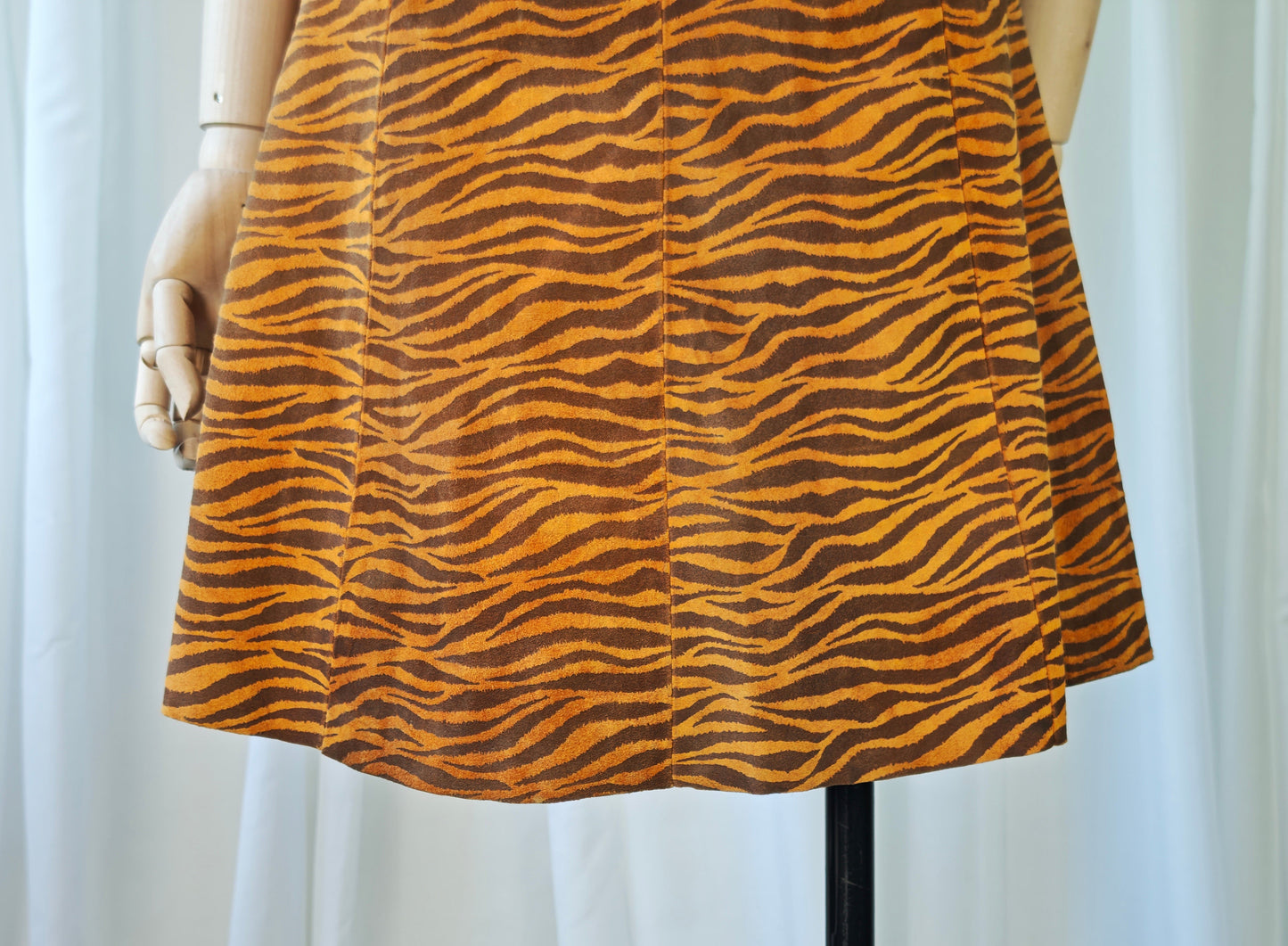 Suède tiger print dress