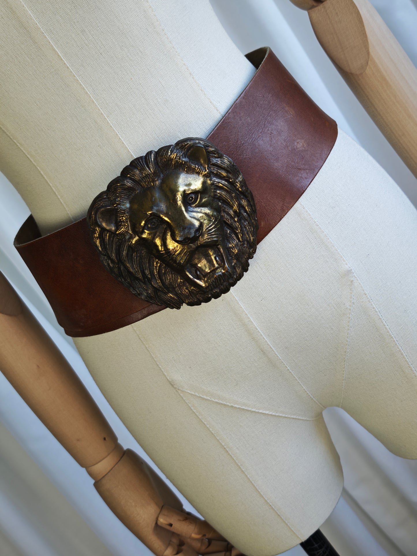 Large lion head belt