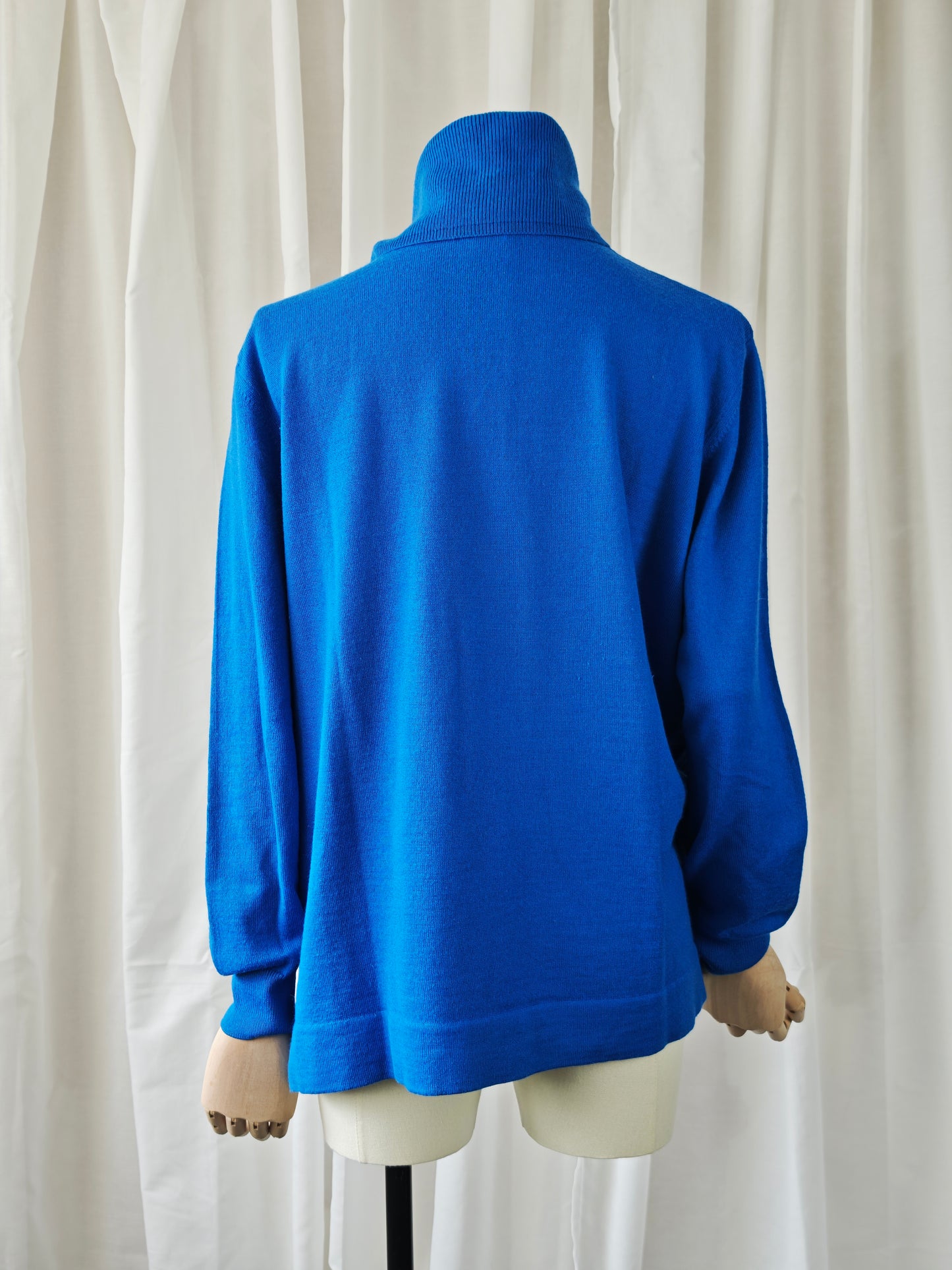 Blue sweater - M/L
