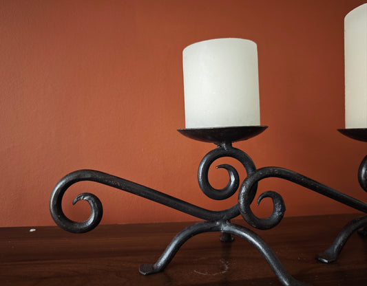 Set of 2 iron candle holders