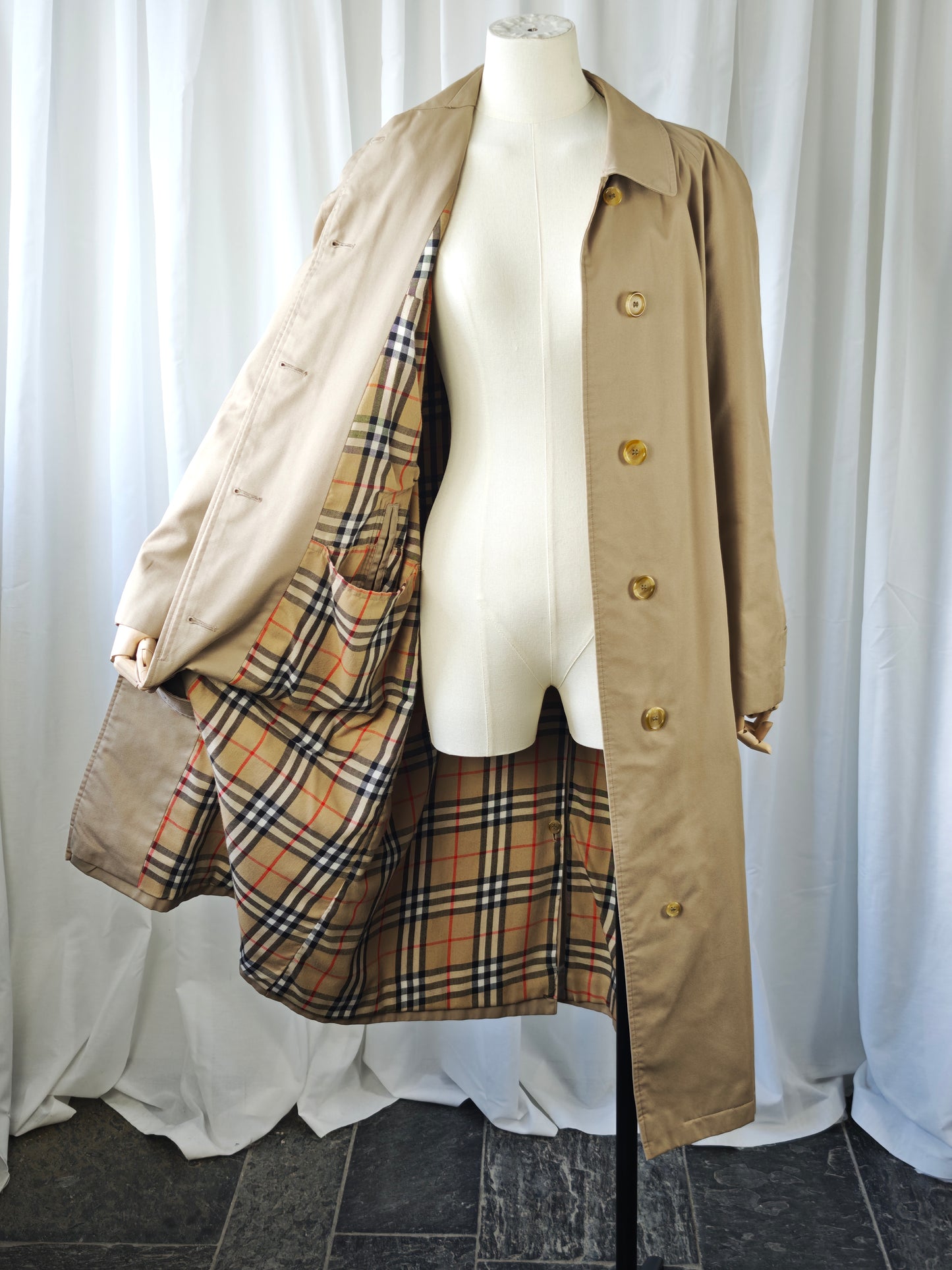 Burberry coat - S-L