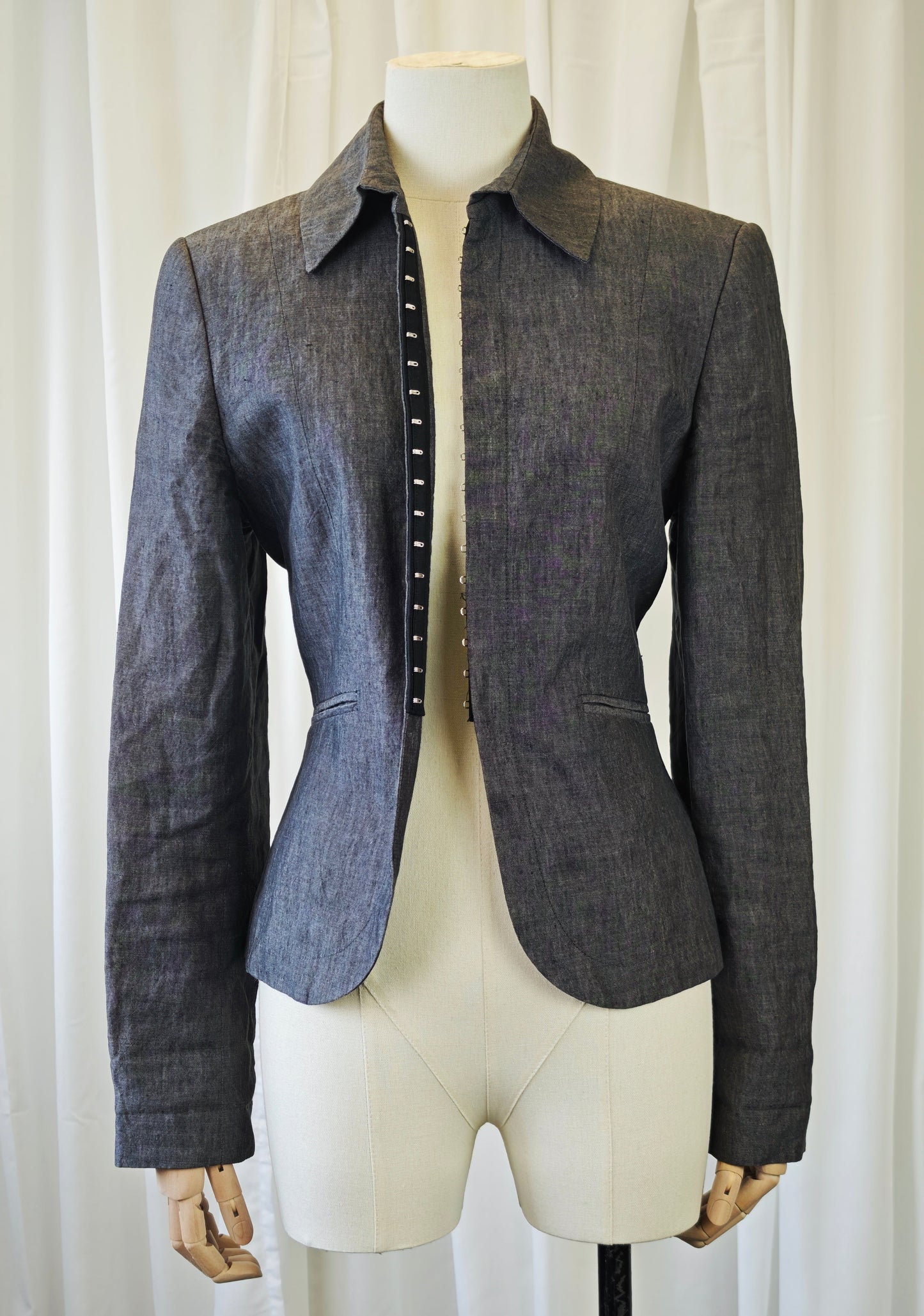 Linen fitted blazer