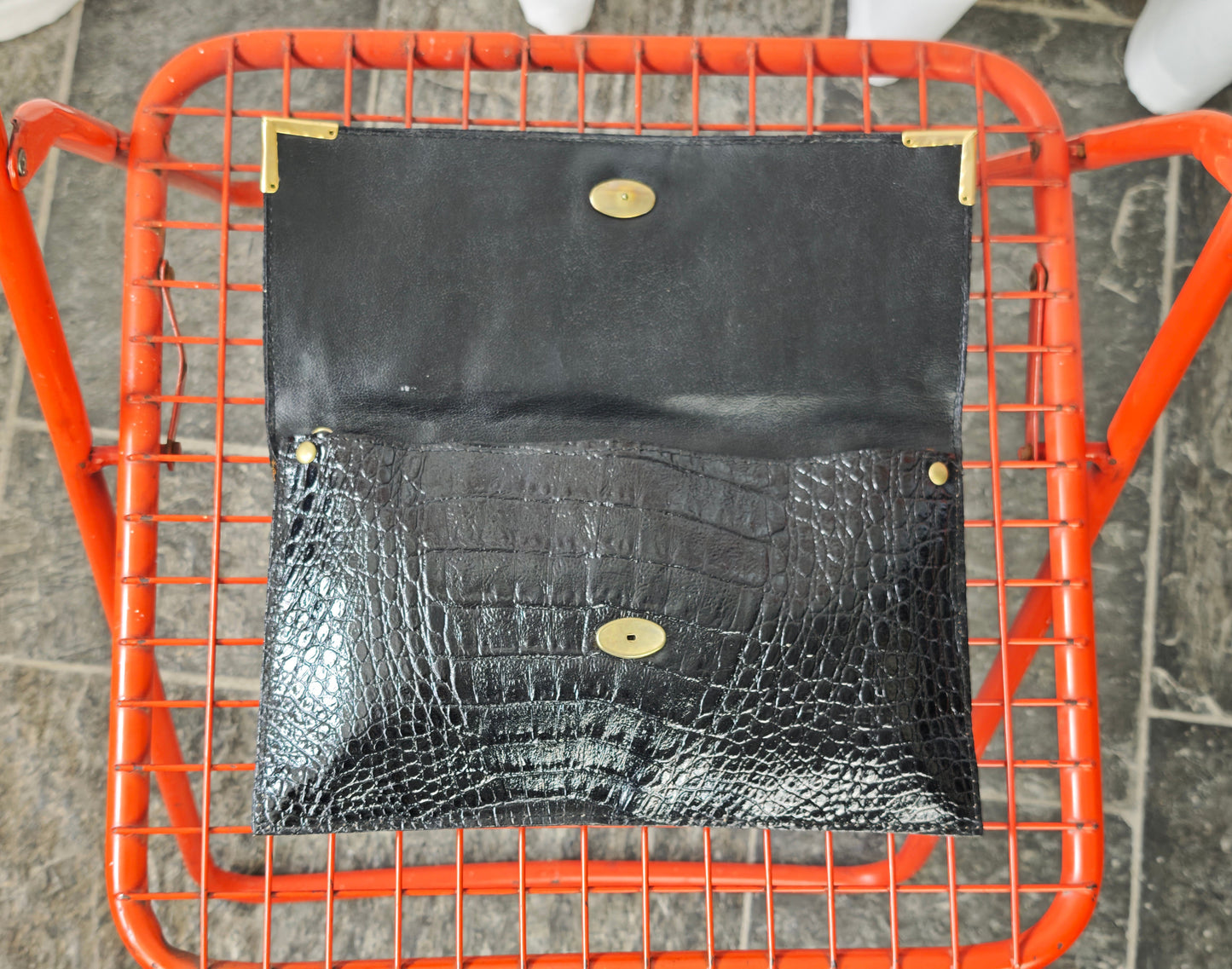 Crocodile envelop clutch