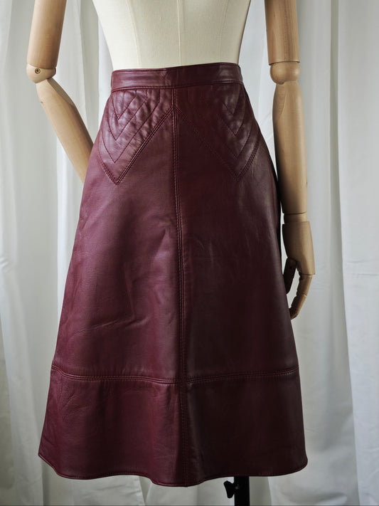 Burgundy leather skirt - M