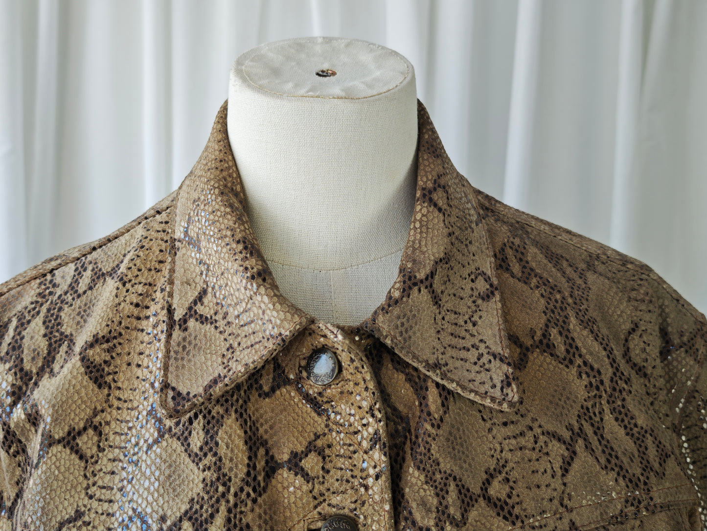 Leathe snake print jacket